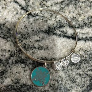 ALEX AND ANI: SILVER UNION BOND DIRECTION BRACELET ✨
